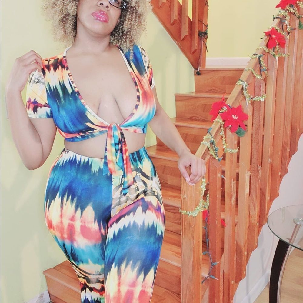 Multicolored Pants & Cropped Top Set - Picture 2 of 6